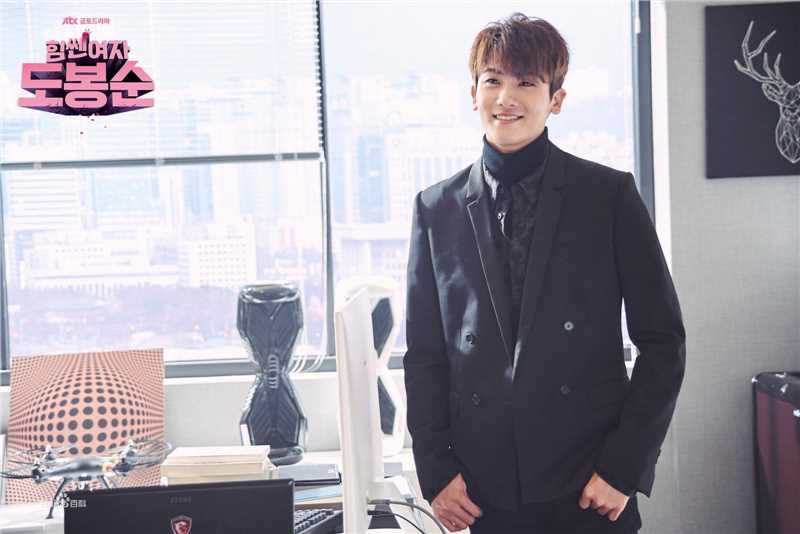 最新朴炯植(,Park Hyung Sik)在《大力女子都奉顺》(2017)中的图集