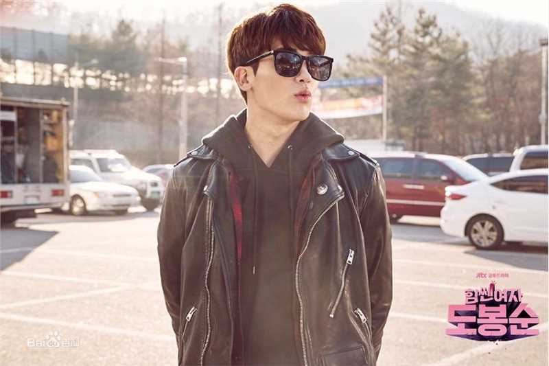 最新朴炯植(,Park Hyung Sik)在《大力女子都奉顺》(2017)中的图集