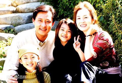 金美淑(,Kim Mi Sook)《外出》最新剧照