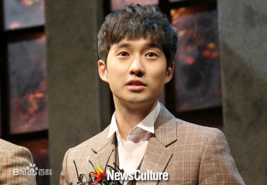 柳德焕(<em> </em>)《桃树》精选海报图册