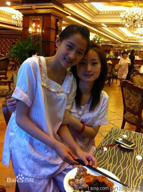 关晓彤(Guan Xiaotong)生活照图片图册