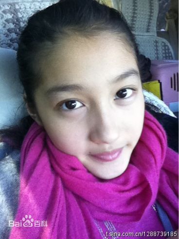 关晓彤(Guan Xiaotong)生活照图片图册