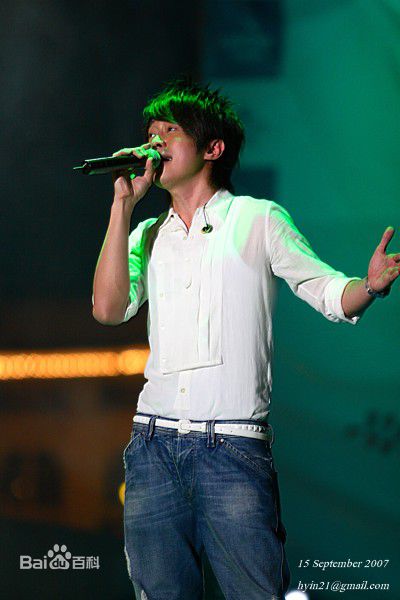 张栋梁(Nicholas Teo)2007年大马国庆表演性感图片图集