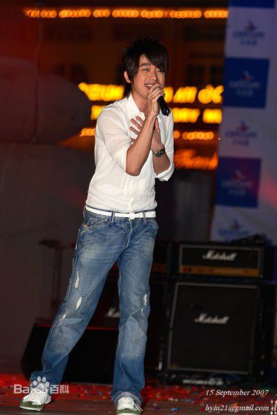 张栋梁(Nicholas Teo)2007年大马国庆表演性感图片图集