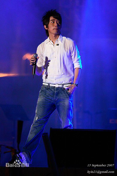 张栋梁(Nicholas Teo)2007年大马国庆表演性感图片图集