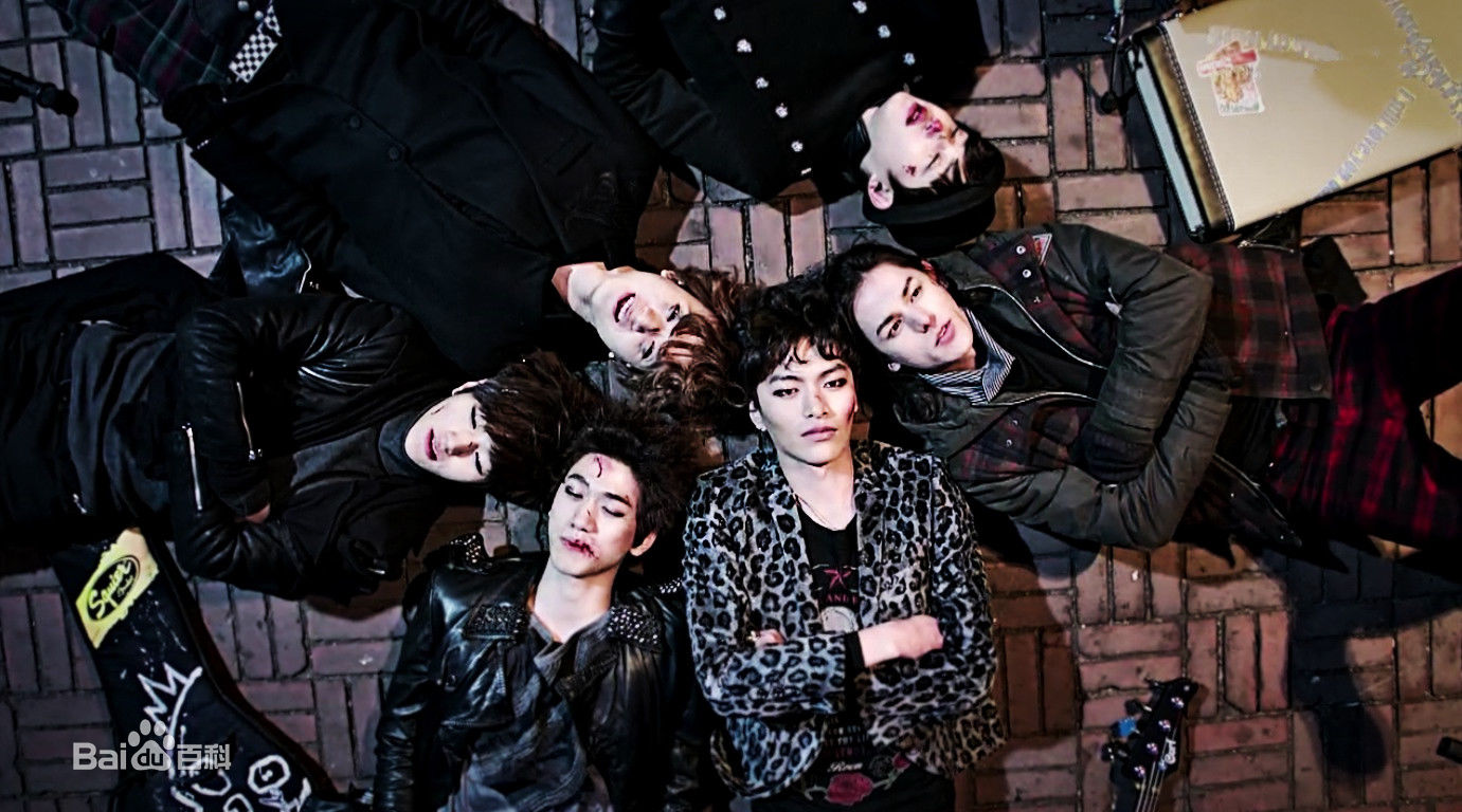 最新李贤宰(LEE HYUNJAE)在《闭嘴!花美男乐队》中的壁纸