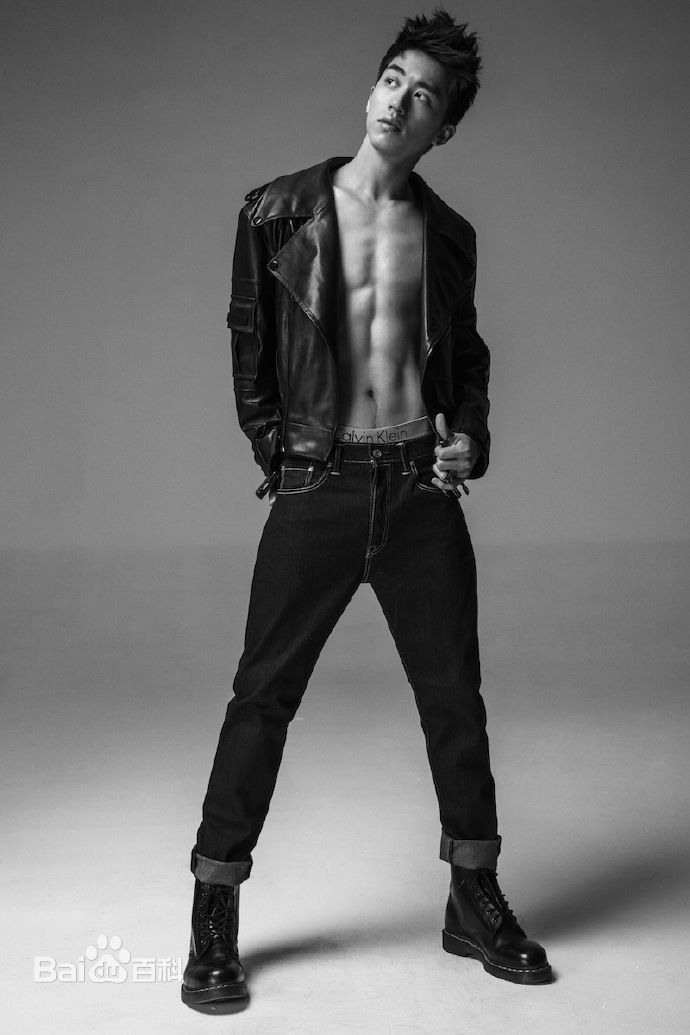 高清许魏洲(Timmy Xu、)在首张专辑《Light》中的图册