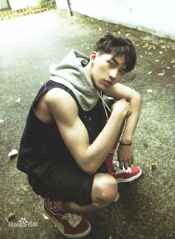 高清许魏洲(Timmy Xu、)在首张专辑《Light》中的图册