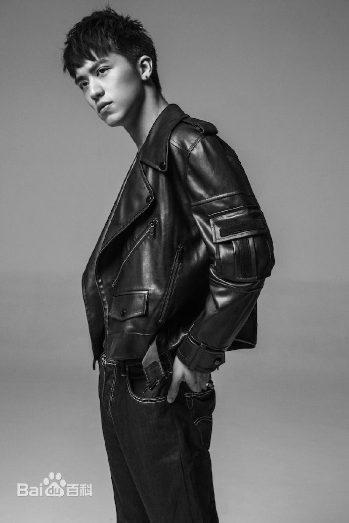 高清许魏洲(Timmy Xu、)在首张专辑《Light》中的图册