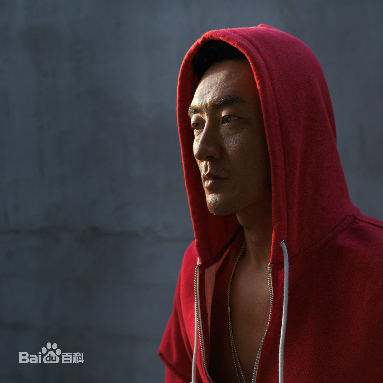 霍亚明最新2015《Superman》最新壁纸