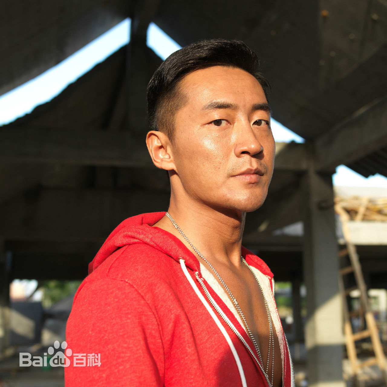 霍亚明最新2015《Superman》最新壁纸