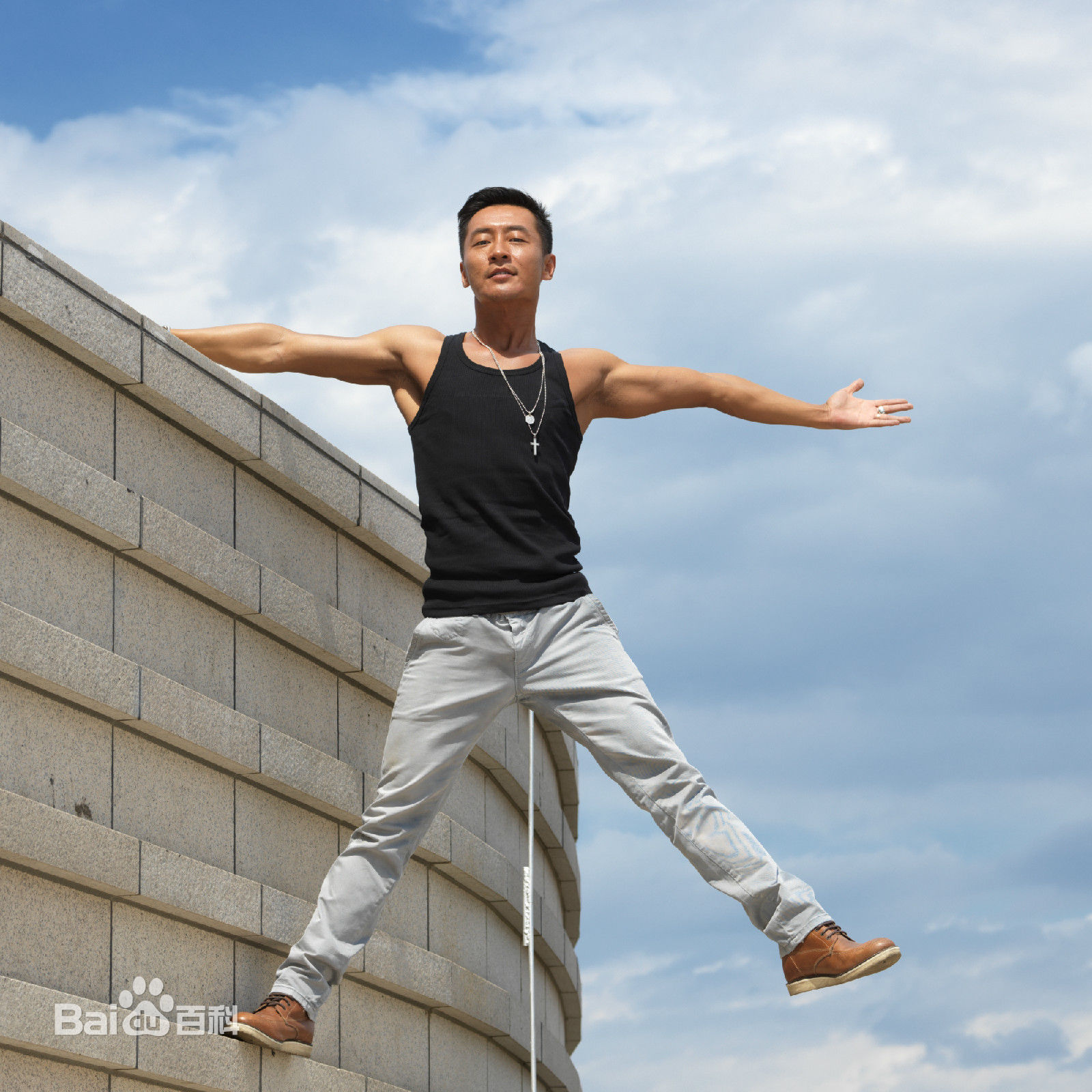 霍亚明最新2015《Superman》最新壁纸