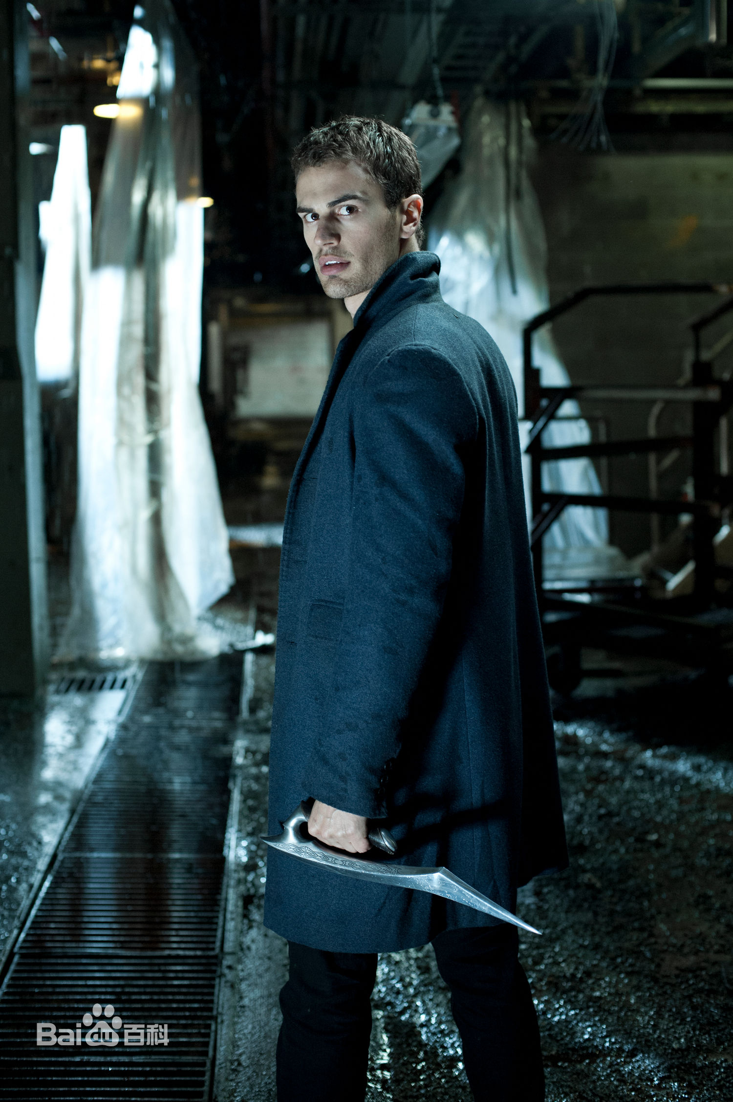 最新提奥·詹姆斯(Theo James)精彩图册