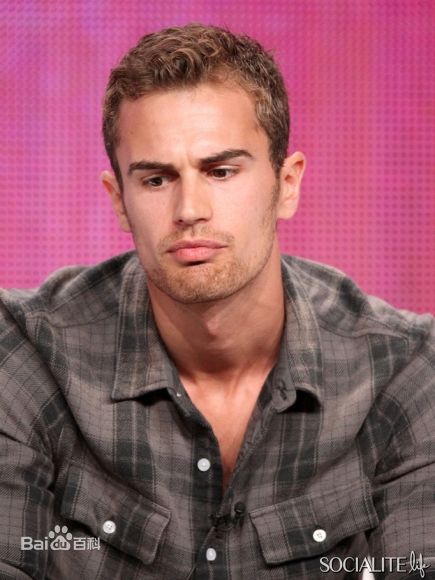 最新提奥·詹姆斯(Theo James)精彩图册