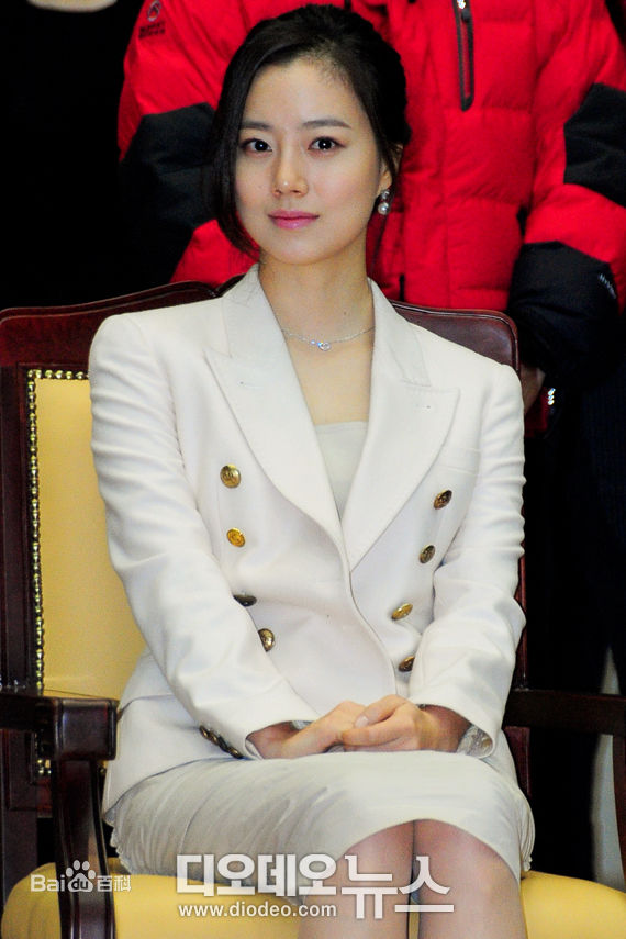 文彩元(Moon Chae Won)社会活动性感图片图集