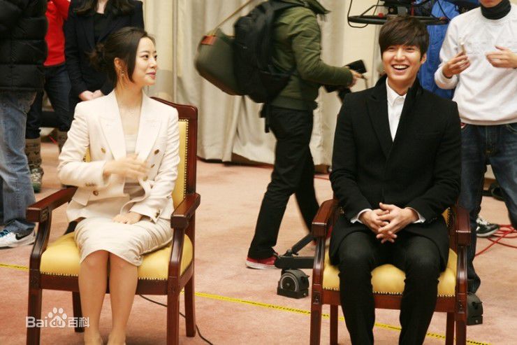 文彩元(Moon Chae Won)社会活动性感图片图集