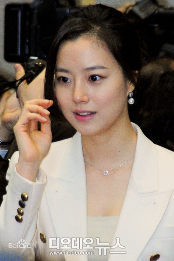 文彩元(Moon Chae Won)社会活动性感图片图集