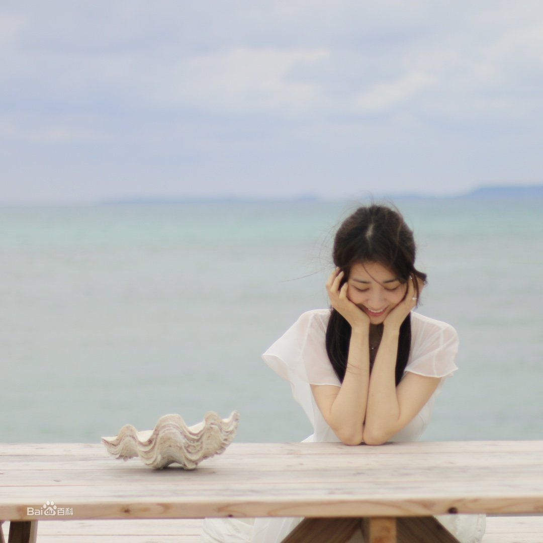 柳秀荣(Ryu Su Young、リュ スヨン)朴河宣婚礼性感图片图集