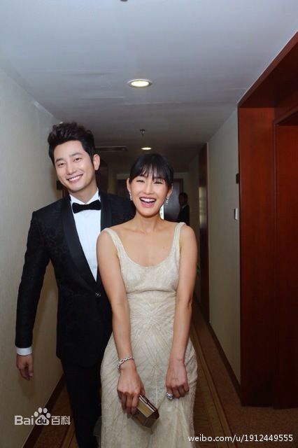 高清朴施厚(,Park Si Hoo)在《香气》宣传图册中的图集