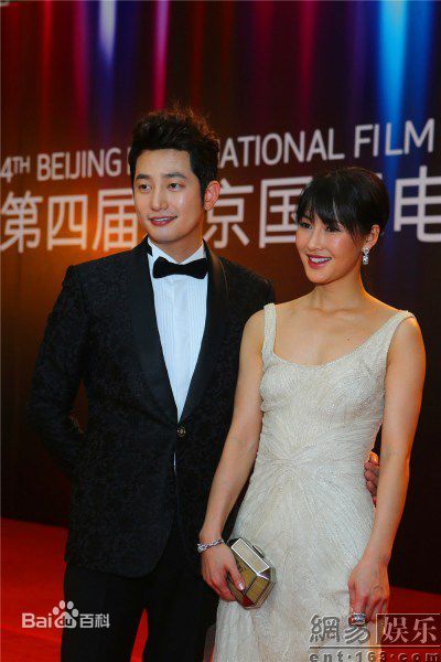 高清朴施厚(,Park Si Hoo)在《香气》宣传图册中的图集