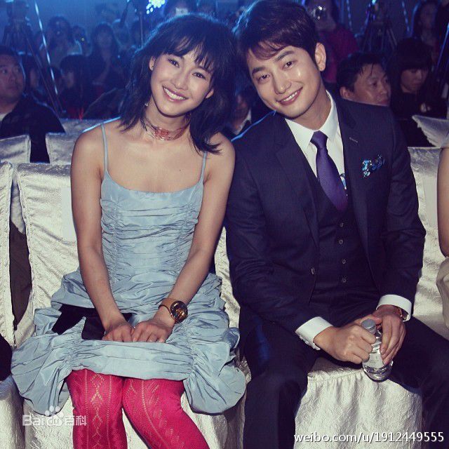 高清朴施厚(,Park Si Hoo)在《香气》宣传图册中的图集