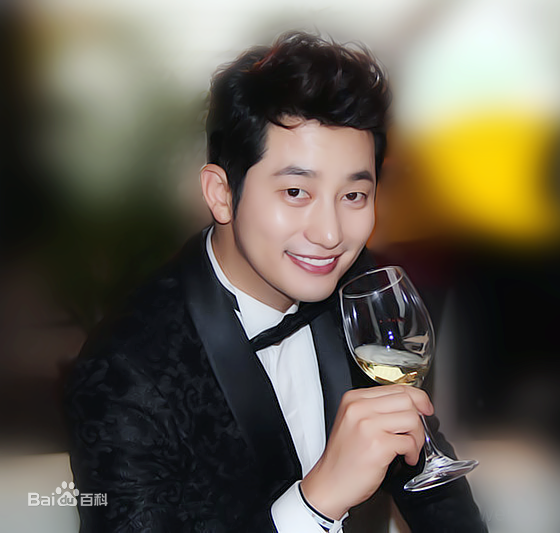 高清朴施厚(,Park Si Hoo)在《香气》宣传图册中的图集