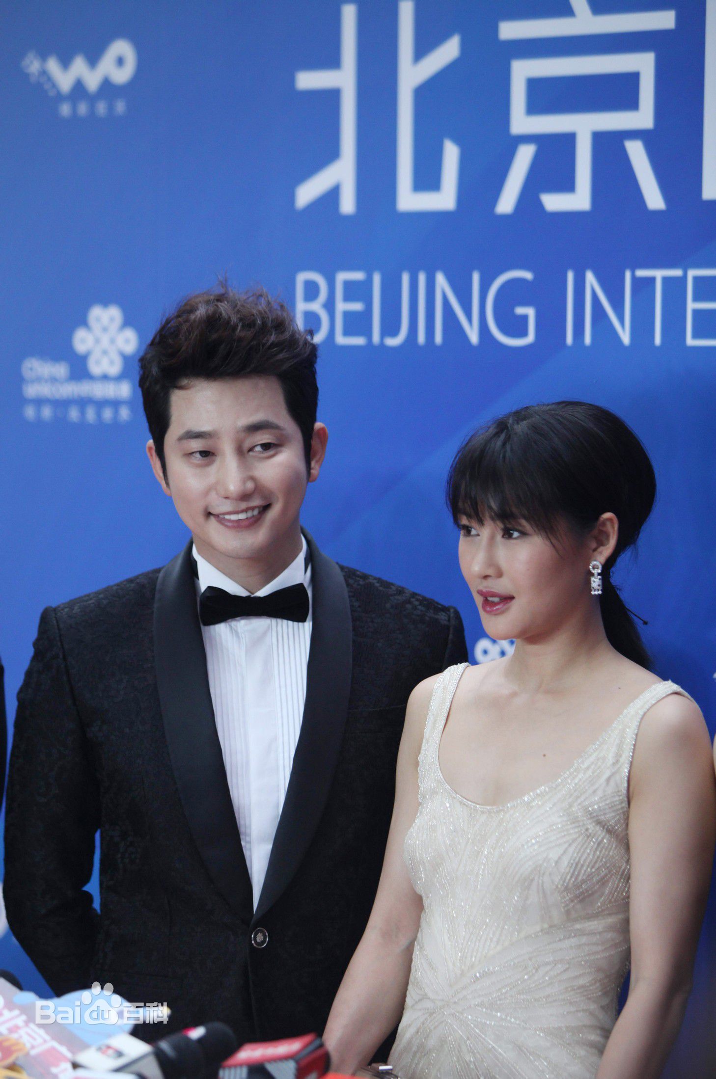 高清朴施厚(,Park Si Hoo)在《香气》宣传图册中的图集