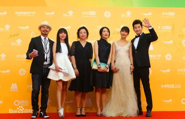 高清朴施厚(,Park Si Hoo)在《香气》宣传图册中的图集