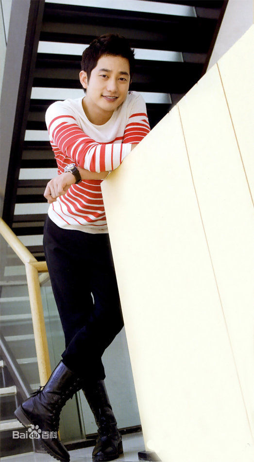 朴施厚(,Park Si Hoo)最优质杂志