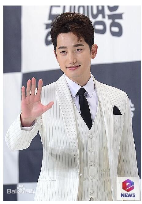 朴施厚(,Park Si Hoo)在《邻家英雄》发布会中的