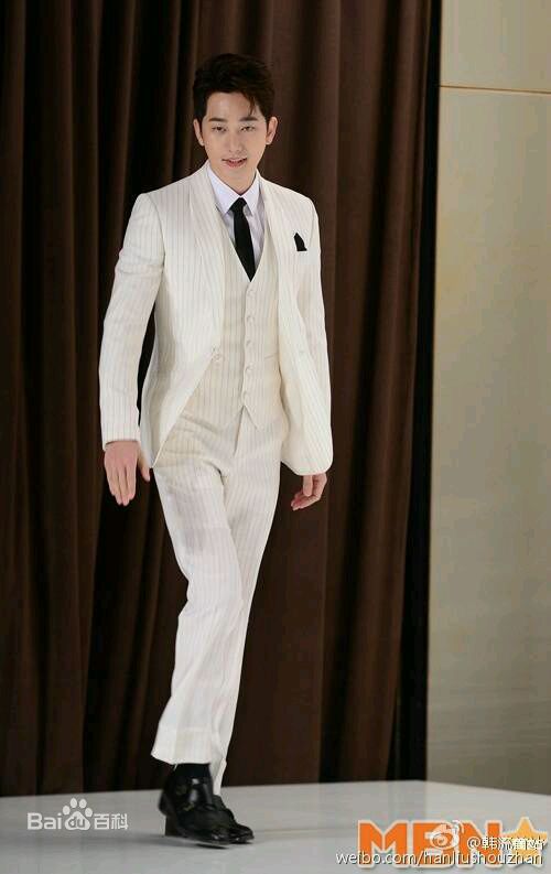 朴施厚(,Park Si Hoo)在《邻家英雄》发布会中的