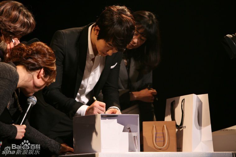 最新朴施厚(,Park Si Hoo)精彩图册