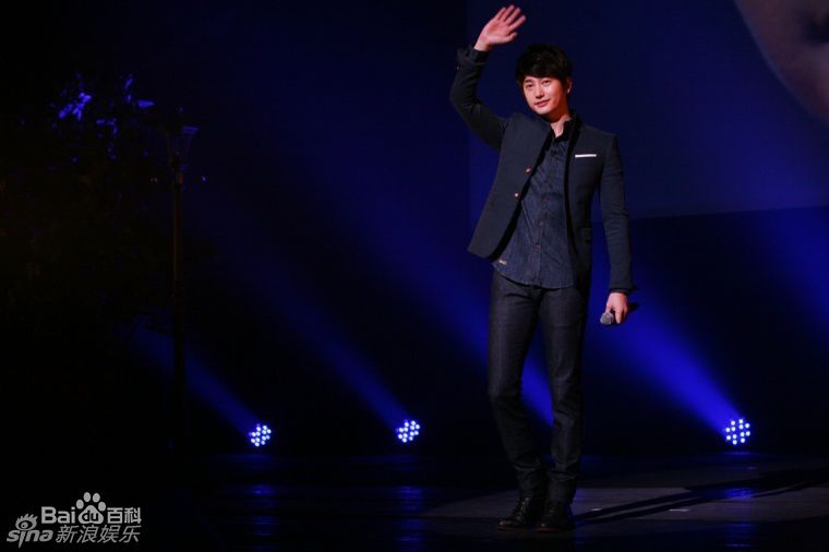 最新朴施厚(,Park Si Hoo)精彩图册