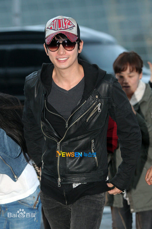 最新朴施厚(,Park Si Hoo)精彩图册