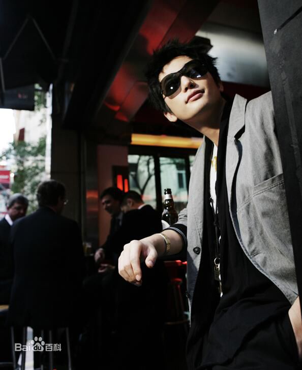 最新朴施厚(,Park Si Hoo)精彩图册