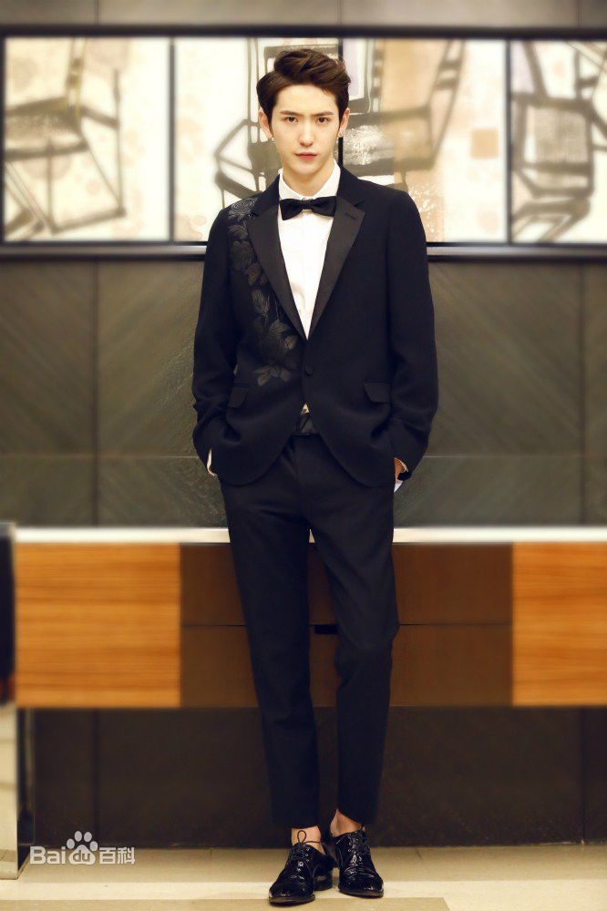 李东阳(Young)最新情人节壁纸