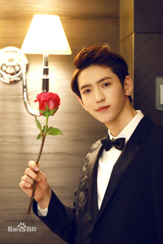 李东阳(Young)最新情人节壁纸