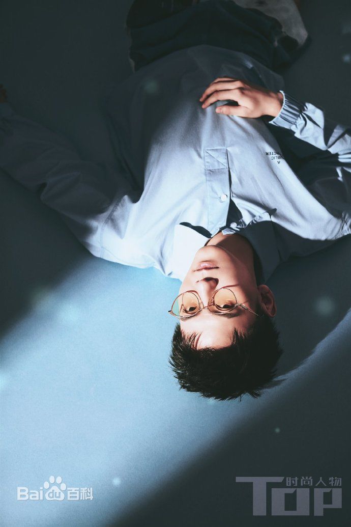 最新赵顺然性感图片