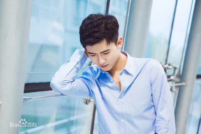 最新赵顺然性感图片