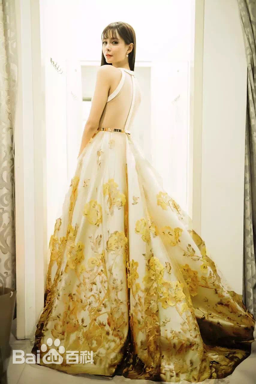 沈梦辰(Shen Mengchen)湖南卫视华人华侨春晚前后照片