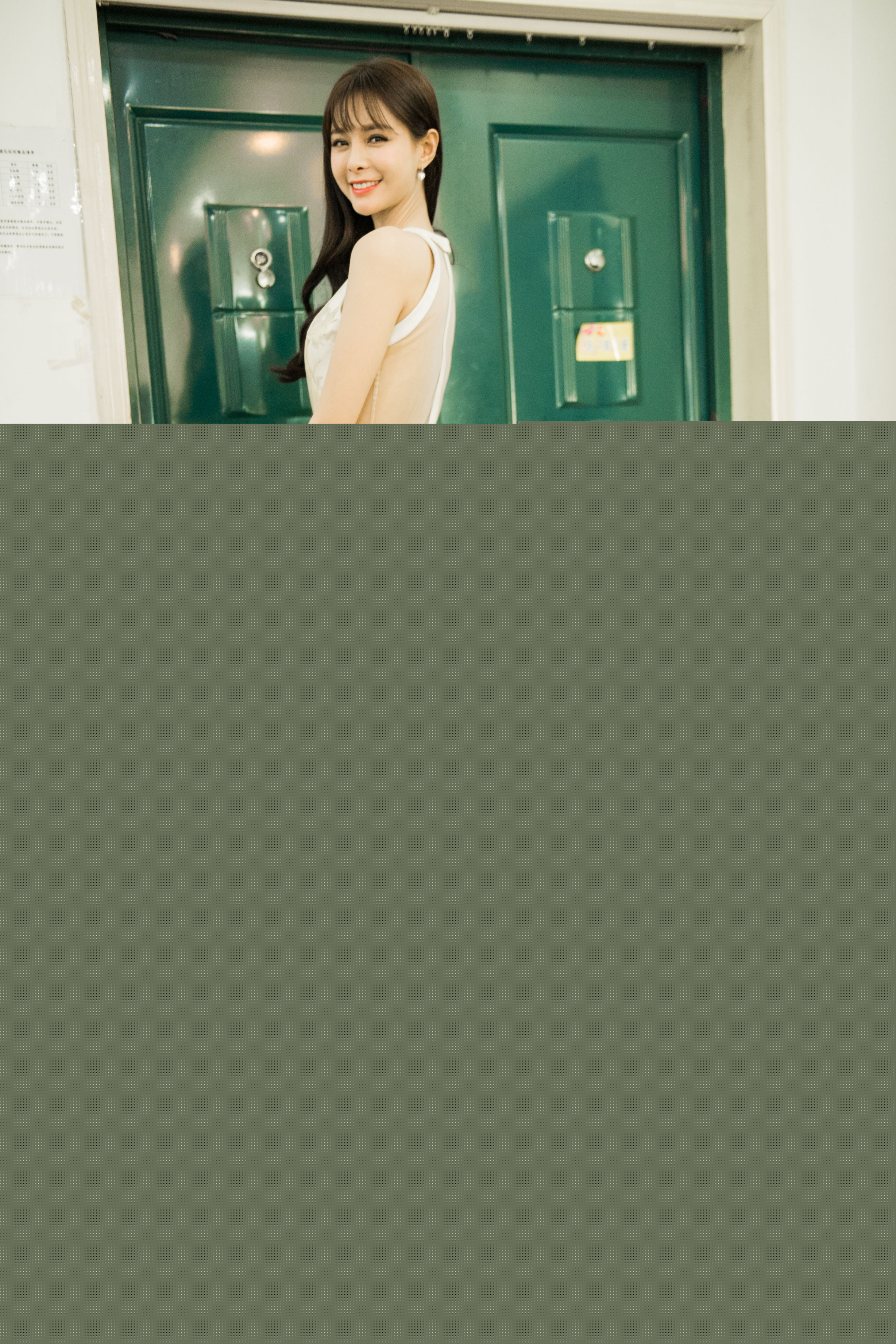 沈梦辰(Shen Mengchen)湖南卫视华人华侨春晚前后照片