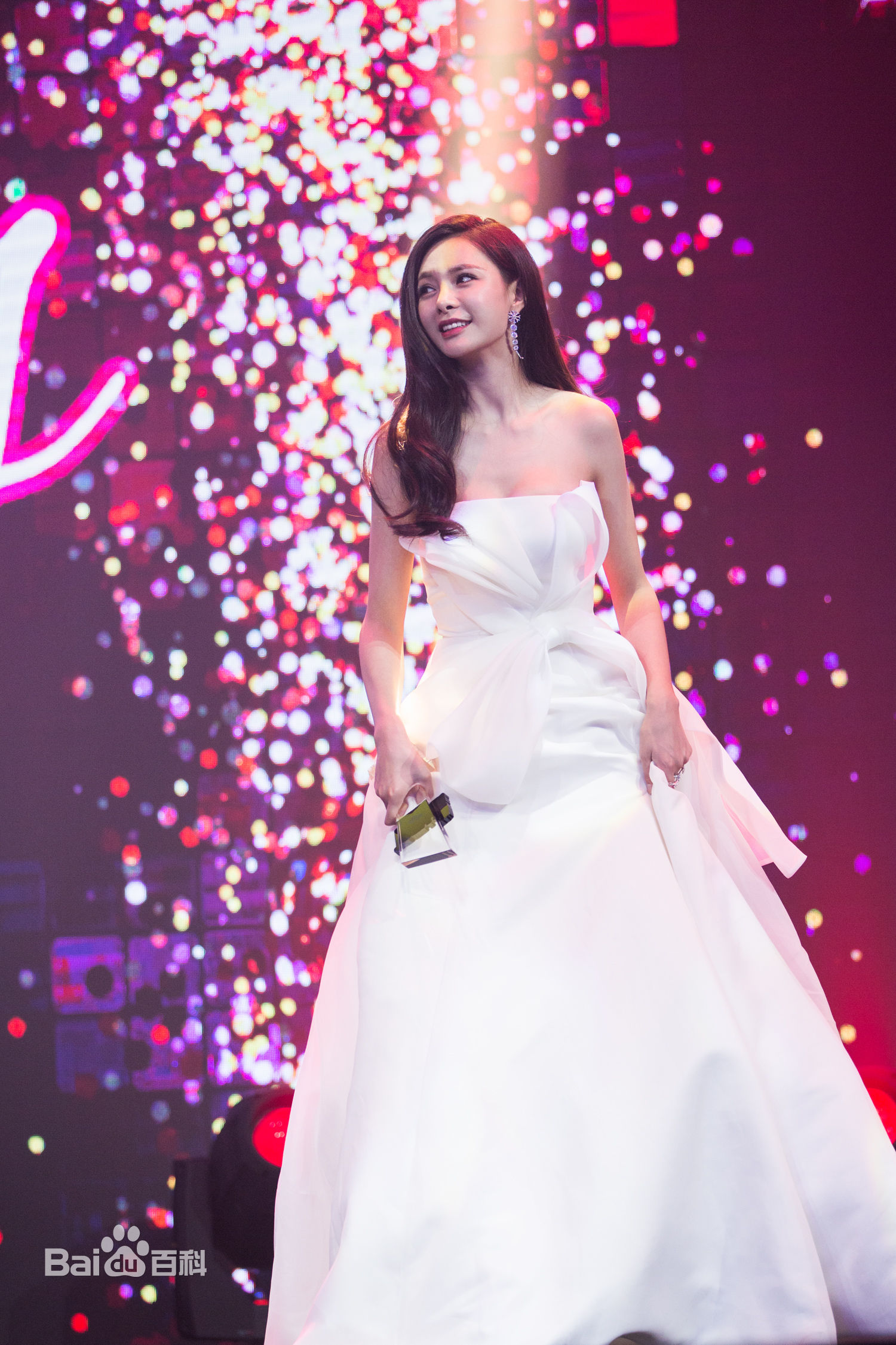 精选沈梦辰(Shen Mengchen)在《男人装》12周年盛典中的图册