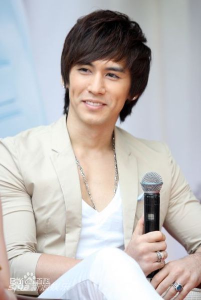 张伦硕(Shawn)天使生活照相册