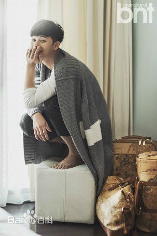 朴叙俊(,Park Seo Jun)最新画报壁纸
