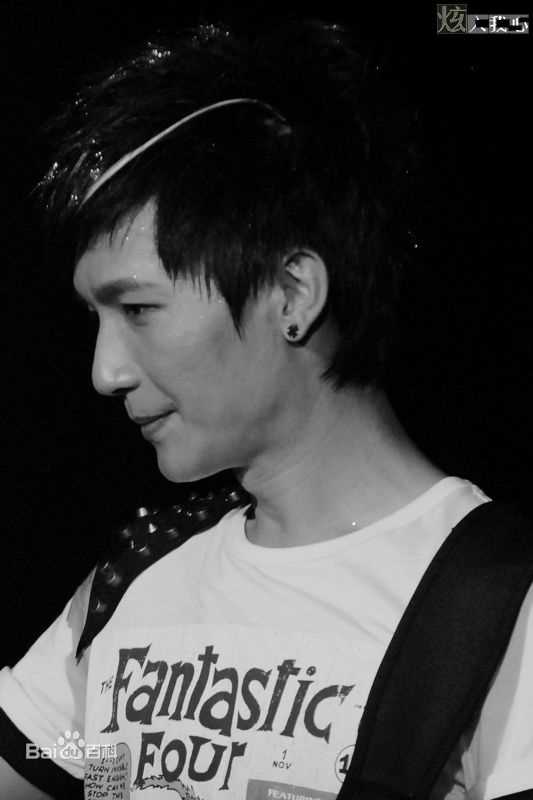 陈楚生2010年值得就去做成都演唱会生活照相册