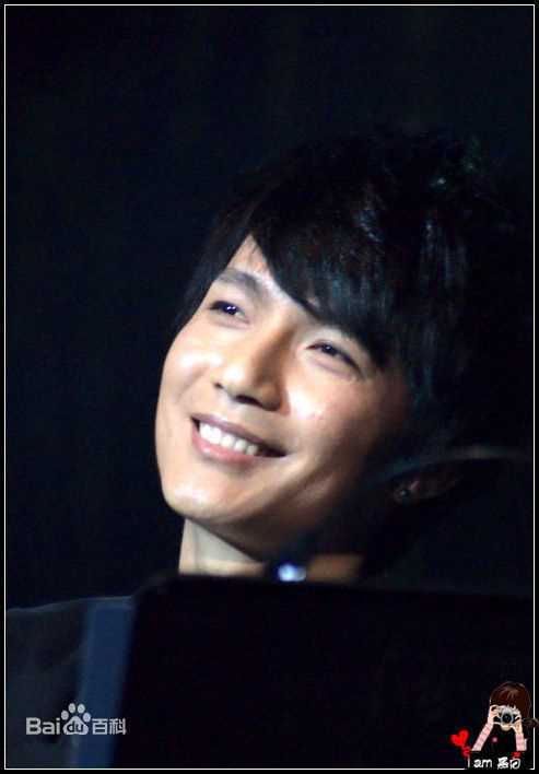 陈楚生2010南京红牛不插电演唱会性感图片图集