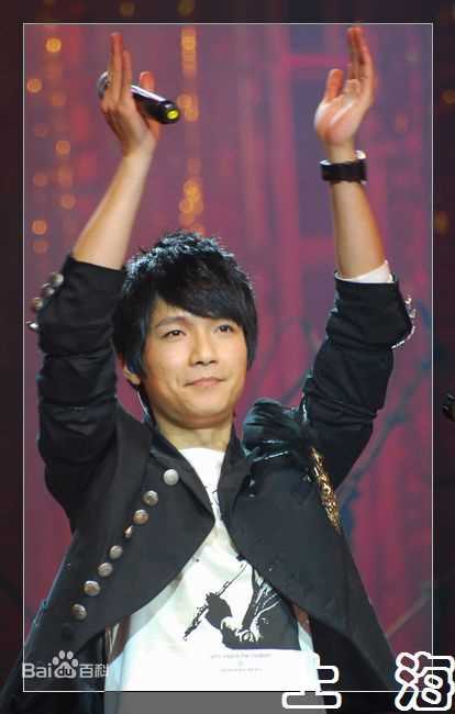 陈楚生2010南京红牛不插电演唱会性感图片图集