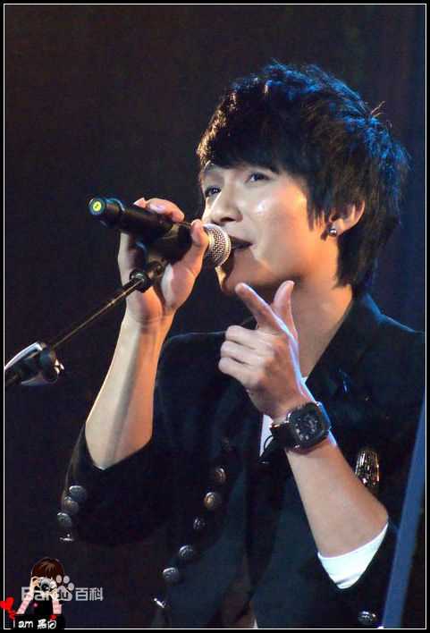 陈楚生2010南京红牛不插电演唱会性感图片图集