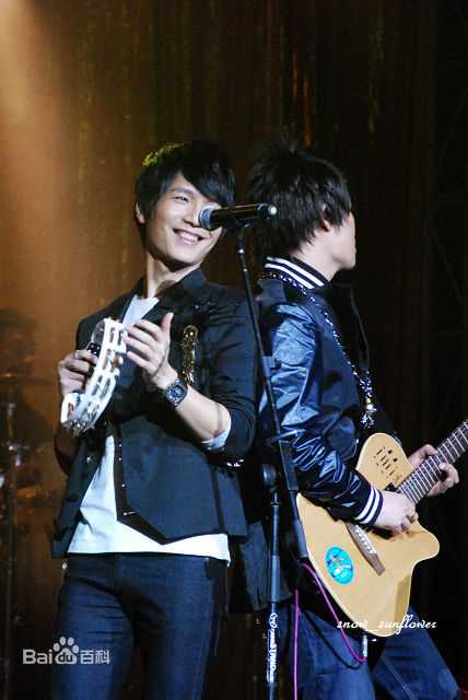 陈楚生2010南京红牛不插电演唱会性感图片图集