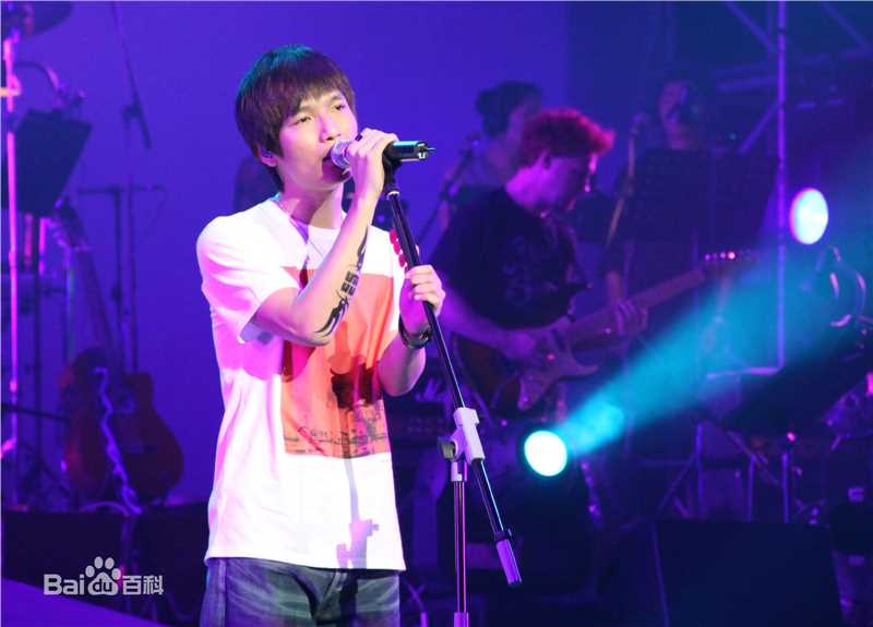 陈楚生2010有型有音乐深圳演唱会前后照片